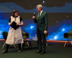 oslava v Planetariu